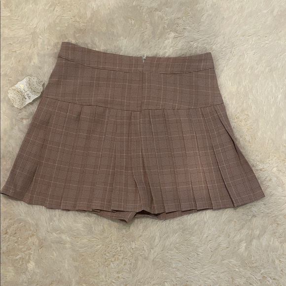Altar'd State Checkered Tan‎ Mini Skort - Picture 5 of 8